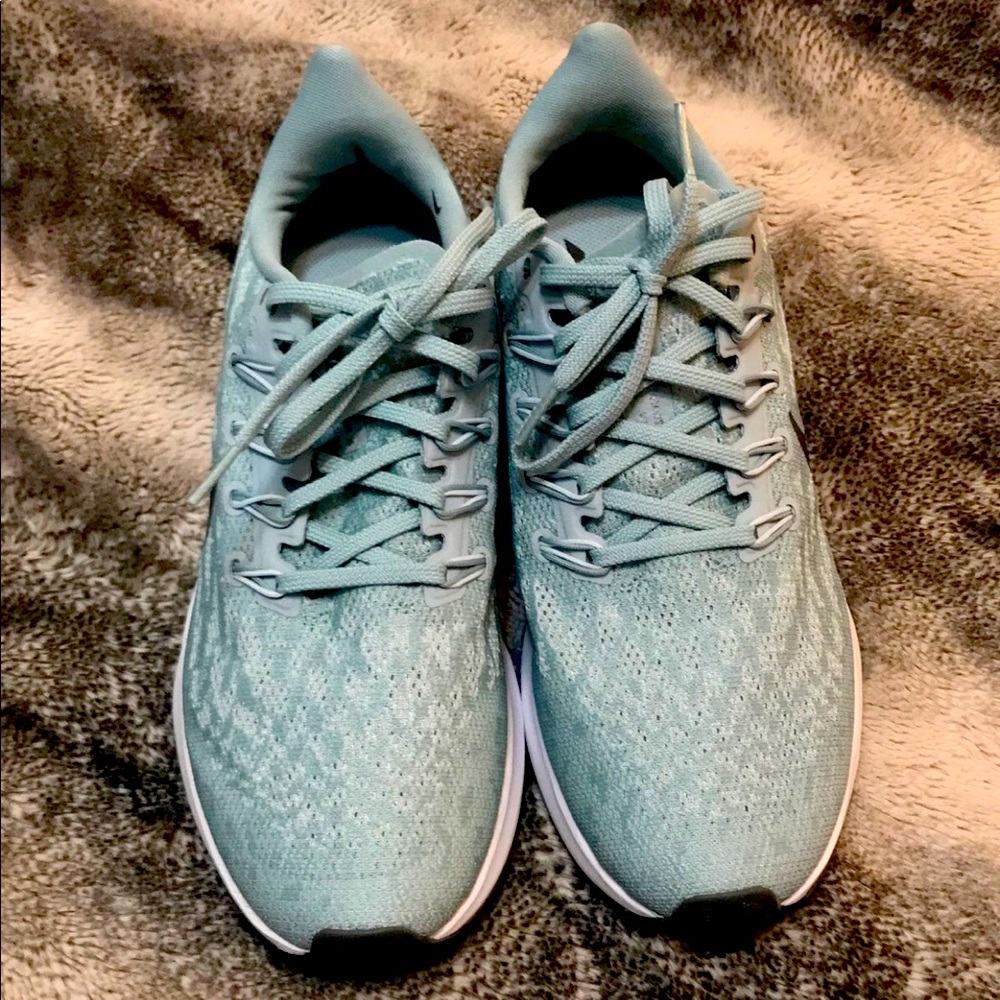 New Ocean Womens Nike Pegasus 36 size 9